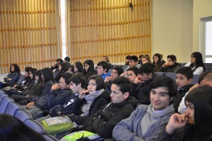 •Iniciativa entrega acompañamiento pedagógico y la realización de talleres que apuntan a descubrir sus expectativas, entregándoles apoyo en una etapa de elección vocacional. 