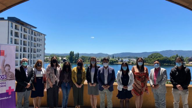 Subsecretario educación, seremi de educación, directores apoderados y estudiantes de la región de Los Ríos